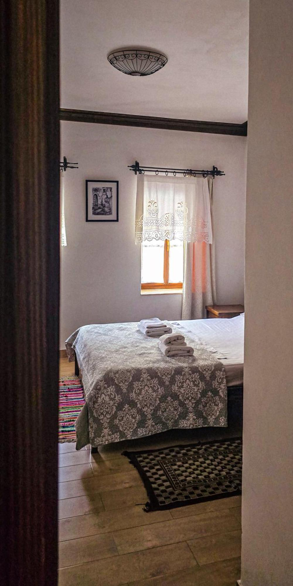 Hotel Gorica - Unesco Quarter เบราท ภายนอก รูปภาพ